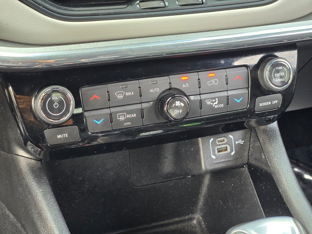 Used 2024 Jeep Compass Limited AWD/4WD image 27