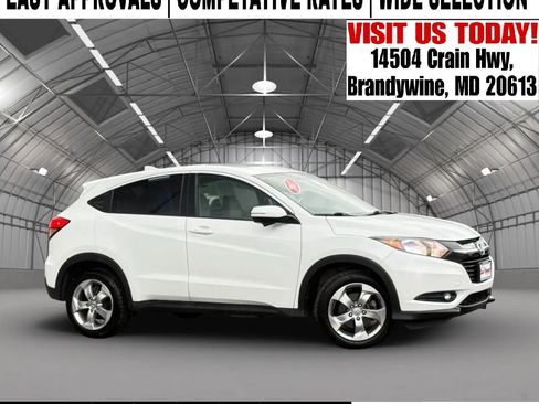 Used 2017 Honda HR-V EX image 1
