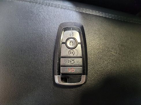 Used 2018 Ford Edge SEL w/ Equipment Group 201A FWD image 32