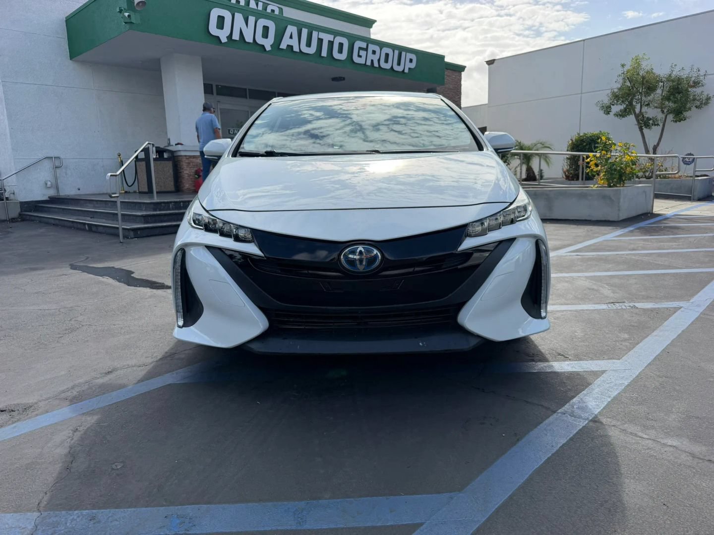 Used 2020 Toyota Prius Prime XLE FWD image 2