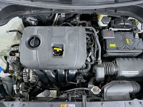 Used 2025 Kia Soul LX w/ LX Technology Package FWD image 31