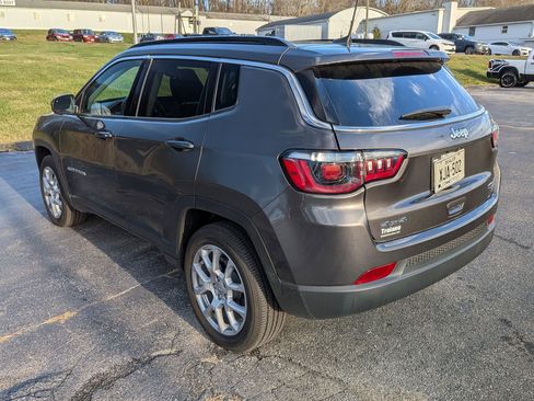 Used 2022 Jeep Compass Latitude w/ Sun and Sound Group image 6