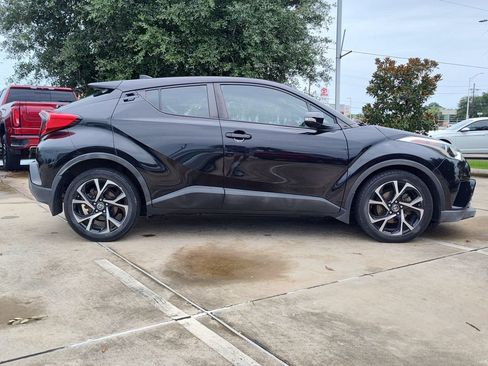 Used 2018 Toyota C-HR XLE FWD image 10