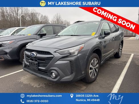 Used 2025 Subaru Outback Premium image 3