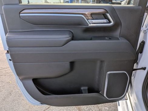 Used 2025 Chevrolet Silverado 2500 LT w/ Convenience Package image 28