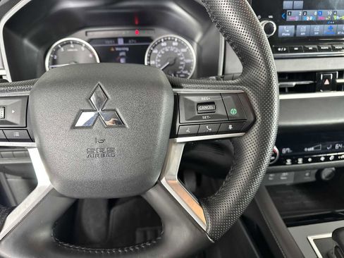 Used 2024 Mitsubishi Outlander SE image 21