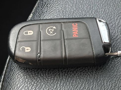 Used 2025 Jeep Compass Limited AWD/4WD image 21