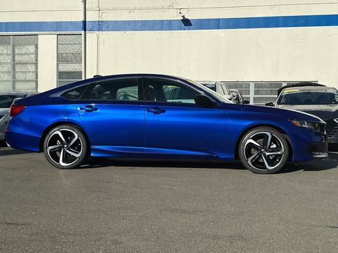 Used 2022 Honda Accord Sport image 3