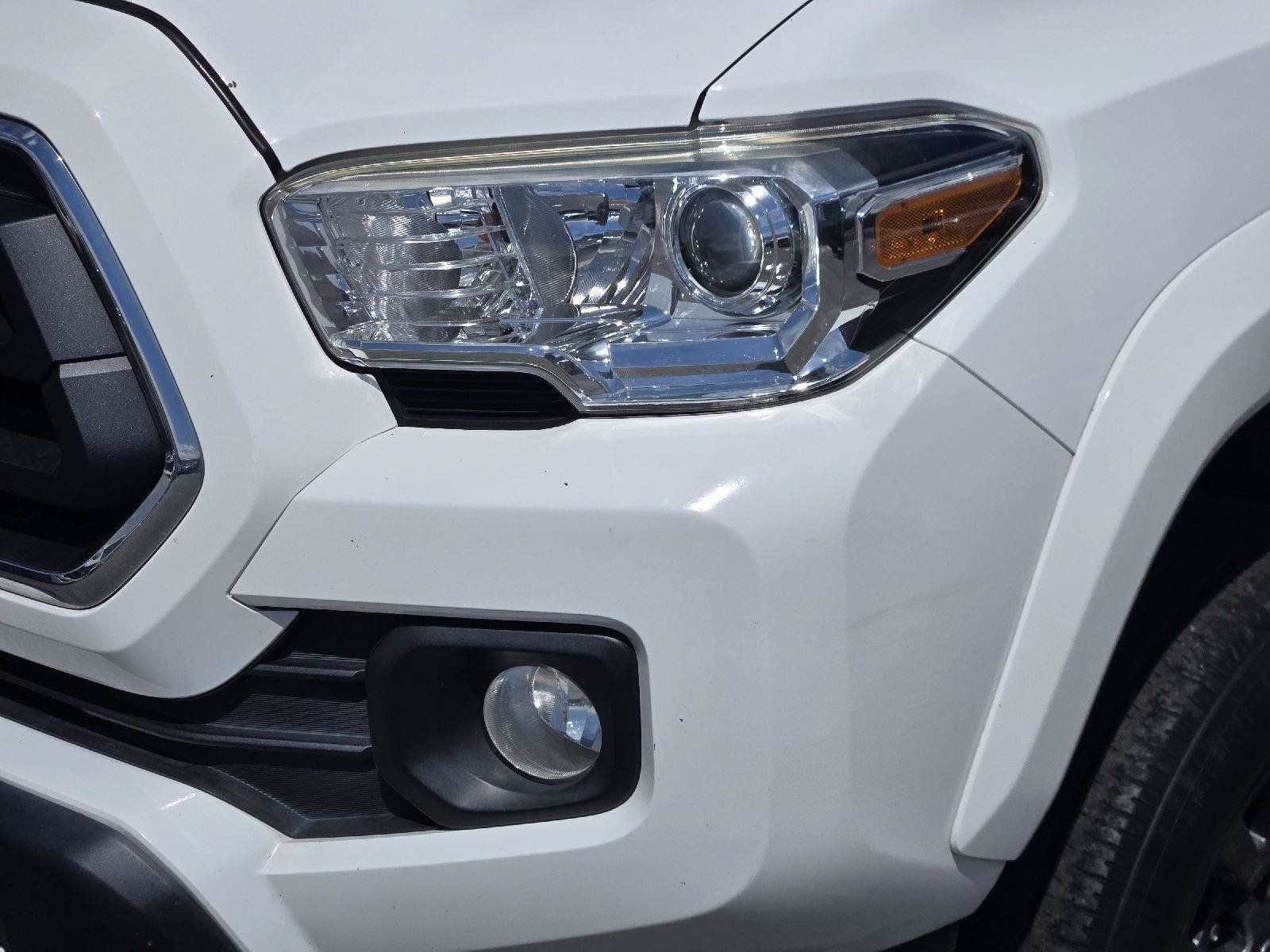 Used 2020 Toyota Tacoma SR5 w/ SR5 Appearance Package (SM) RWD image 10