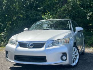 Used 2011 Lexus CT 200h Premium w/ Premium Audio Pkg FWD video 1