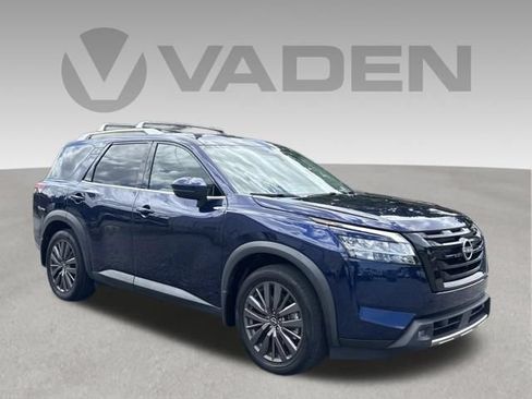 Used 2022 Nissan Pathfinder SL w/ SL Premium Package FWD image 1