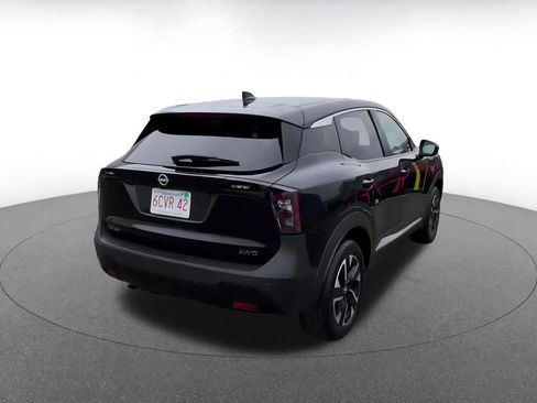 Used 2025 Nissan Kicks SV image 13