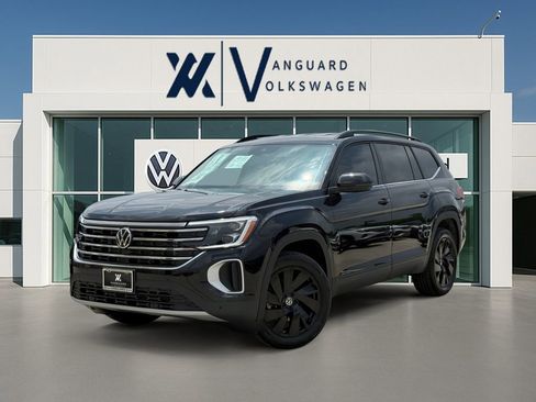 New 2026 Volkswagen Atlas SE FWD image 1