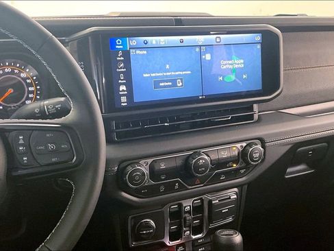 Used 2025 Jeep Gladiator Mojave image 5