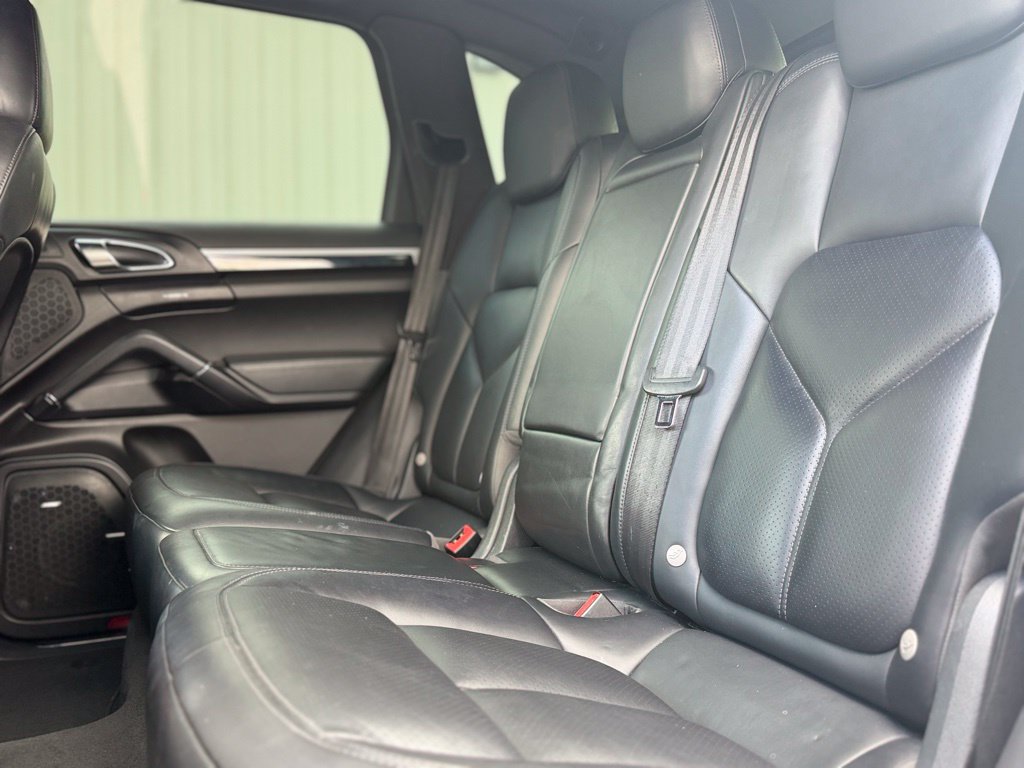 Used 2016 Porsche Cayenne AWD/4WD image 24