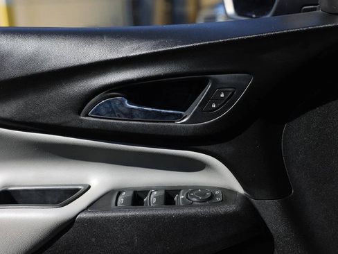 Used 2021 Chevrolet Equinox LS FWD image 14