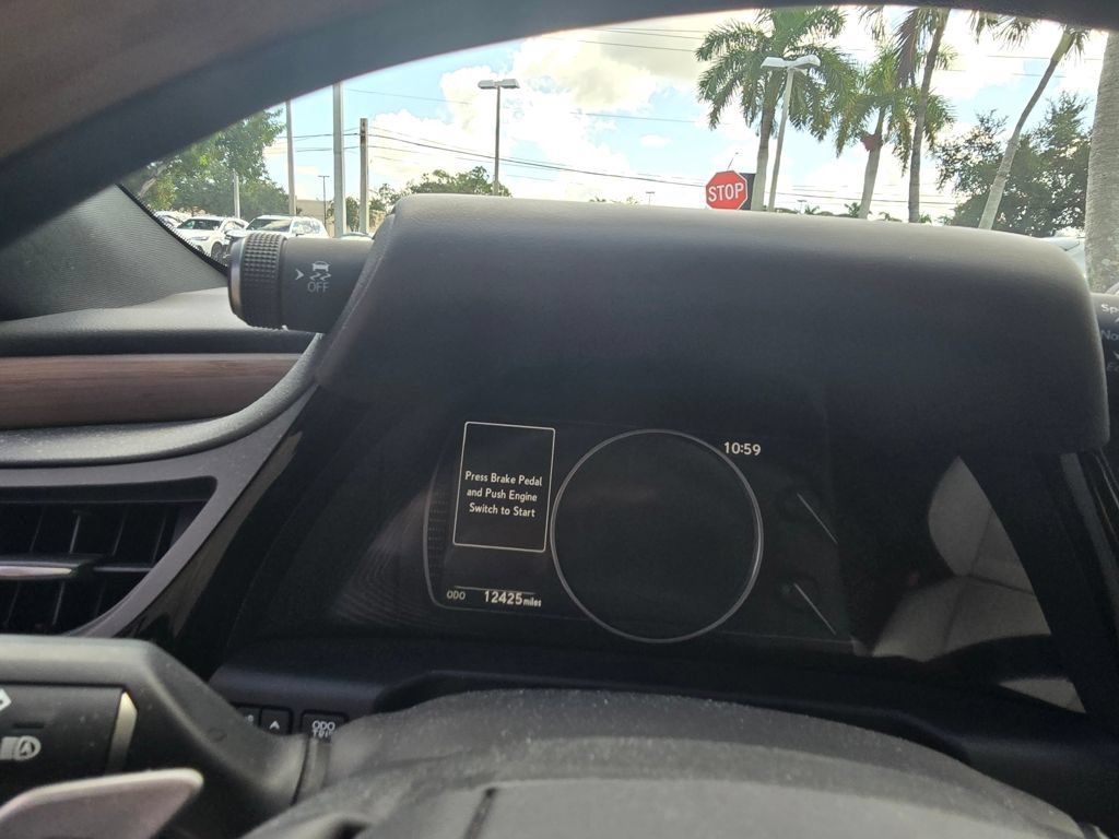 Certified 2025 Lexus ES 350 Ultra Luxury w/ Accessory Package (Z2) FWD image 13