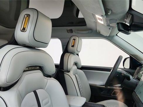 Used 2024 Rivian R1S Launch Edition image 22