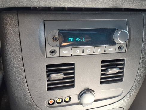 Used 2013 Chevrolet Avalanche LTZ image 16