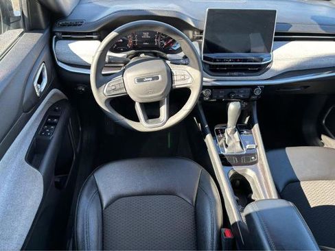 Used 2024 Jeep Compass Latitude AWD/4WD image 17
