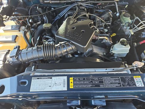 Used 2002 MAZDA B-Series Pickup 4x4 Cab Plus B4000 image 16