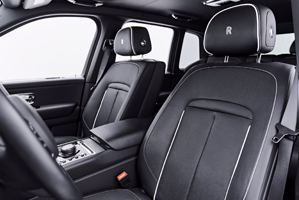 Used 2025 Rolls-Royce Cullinan AWD/4WD image 61