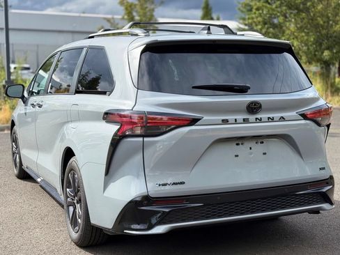 Used 2026 Toyota Sienna XSE AWD/4WD image 3