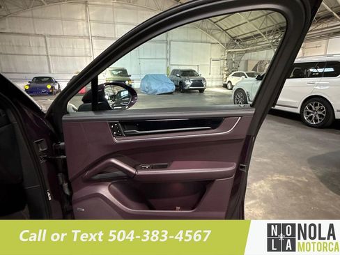Used 2024 Porsche Cayenne S image 28