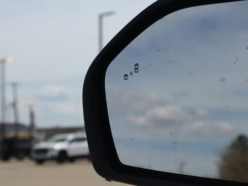 Used 2023 Ford Explorer XLT w/ Equipment Group 202A image 27