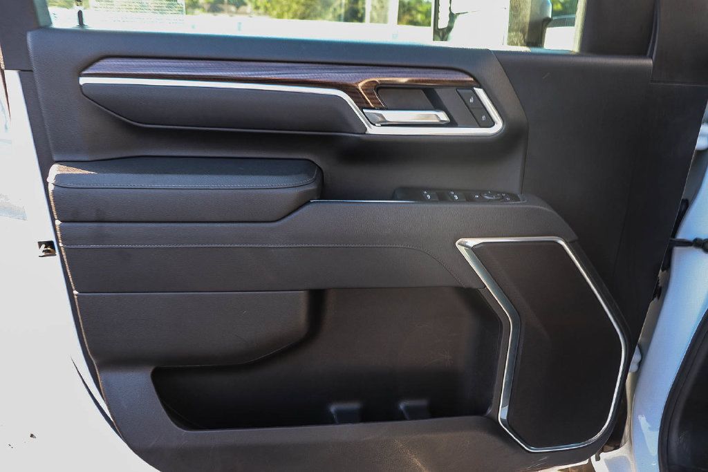 Used 2025 Chevrolet Silverado 2500 LT AWD/4WD image 17