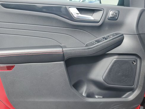 Used 2025 Ford Escape ST-Line Elite w/ Premium Technology Package image 21