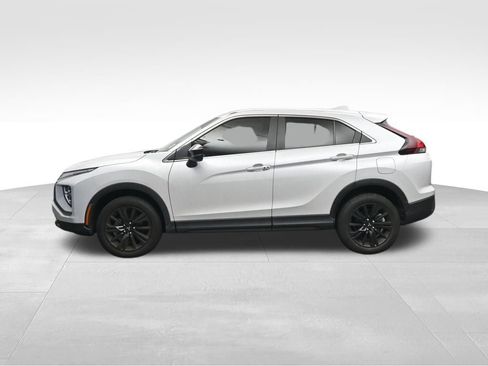 Used 2024 Mitsubishi Eclipse Cross LE AWD/4WD image 2