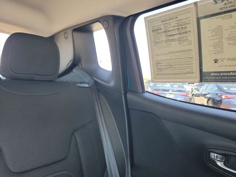 Used 2021 Jeep Renegade Latitude image 6