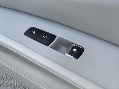 New 2026 Kia Carnival EX FWD image 17