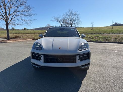 Certified 2025 Porsche Cayenne Coupe image 10