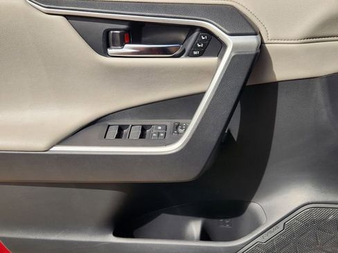 Used 2023 Toyota RAV4 Limited image 17