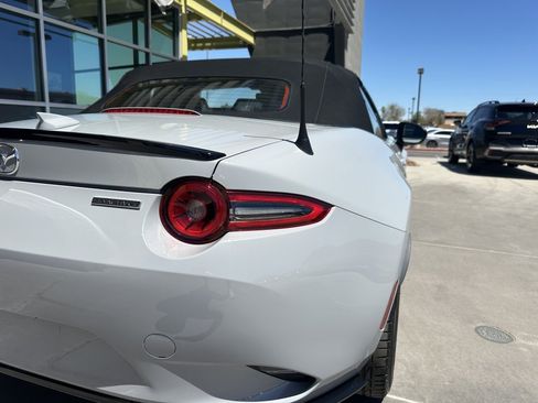 Used 2024 MAZDA MX-5 Miata Grand Touring w/ Appearance Package RWD image 14