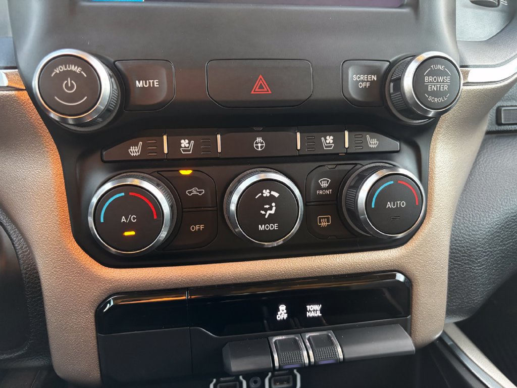 Used 2022 RAM 1500 Laramie AWD/4WD image 29