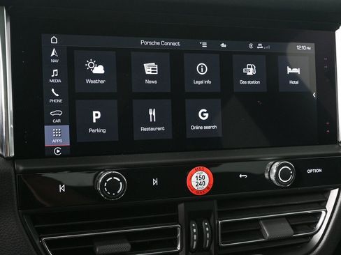 Certified 2025 Porsche Macan image 14