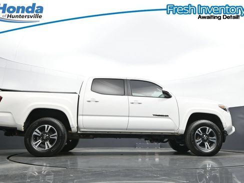 Used 2019 Toyota Tacoma TRD Sport AWD/4WD image 36