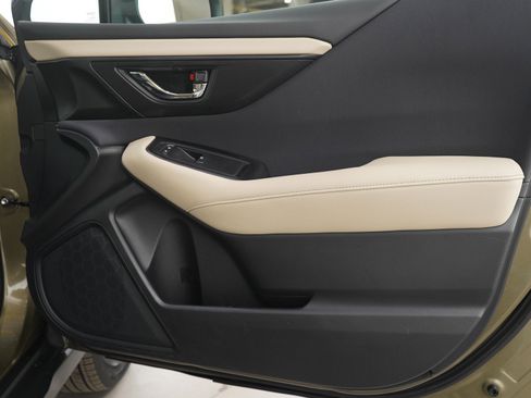 Used 2025 Subaru Outback Premium image 9