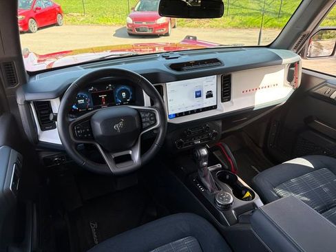 Used 2025 Ford Bronco Heritage Edition AWD/4WD image 43