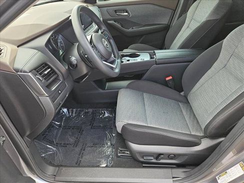 Used 2023 Nissan Rogue SV FWD image 19
