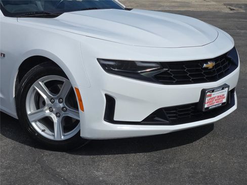 Used 2023 Chevrolet Camaro LT image 2