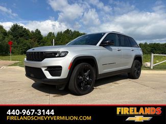 Used 2024 Jeep Grand Cherokee Altitude AWD/4WD video 1