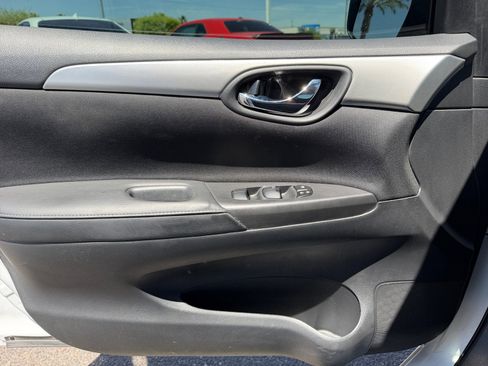 Used 2018 Nissan Sentra S w/ S Midnight Style Package FWD image 13