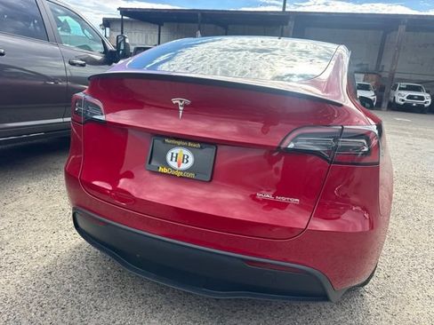 Used 2022 Tesla Model Y Performance AWD/4WD image 6