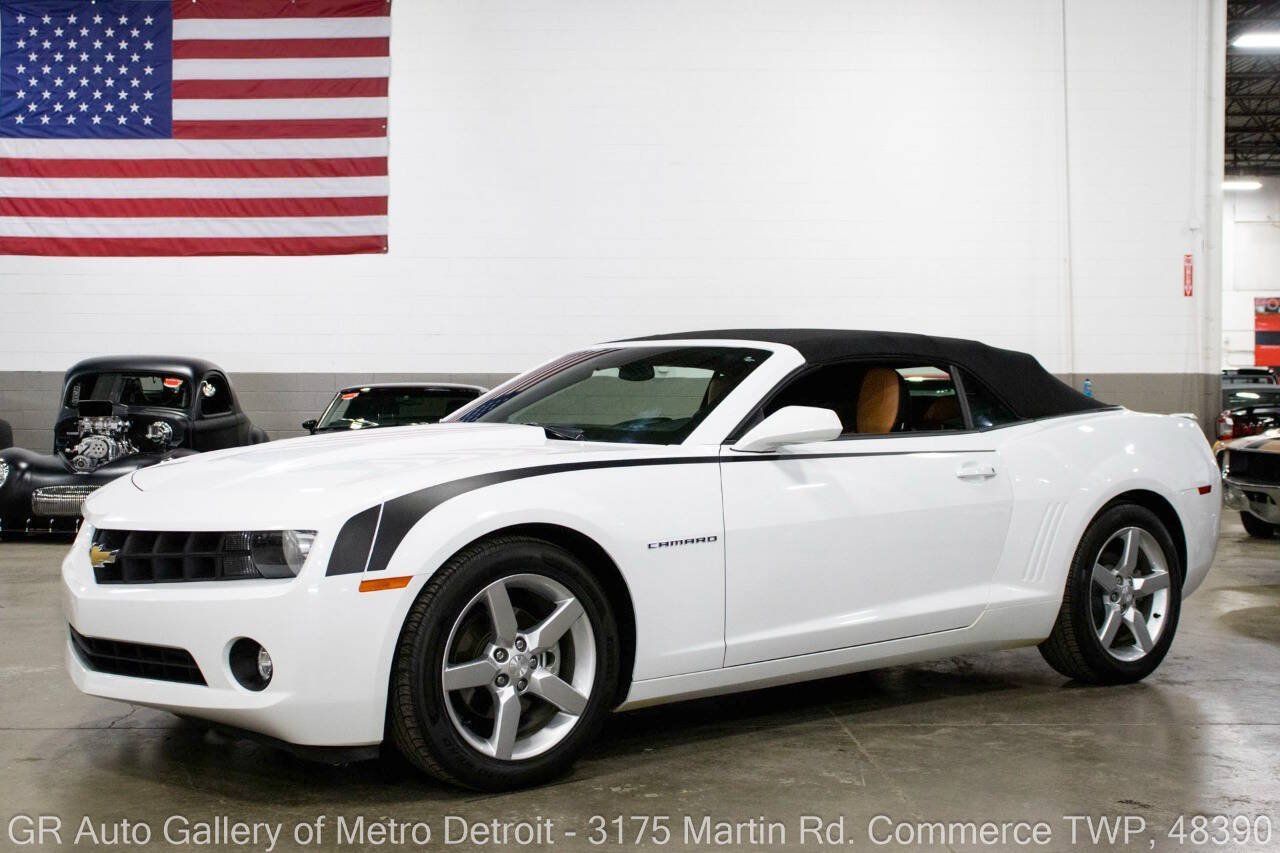 Used 2013 Chevrolet Camaro LT RWD image 3