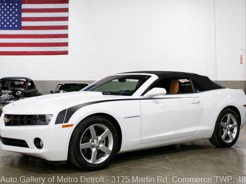 Used 2013 Chevrolet Camaro LT RWD image 3