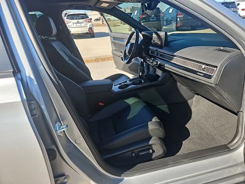 Used 2025 Honda Civic Sport image 24